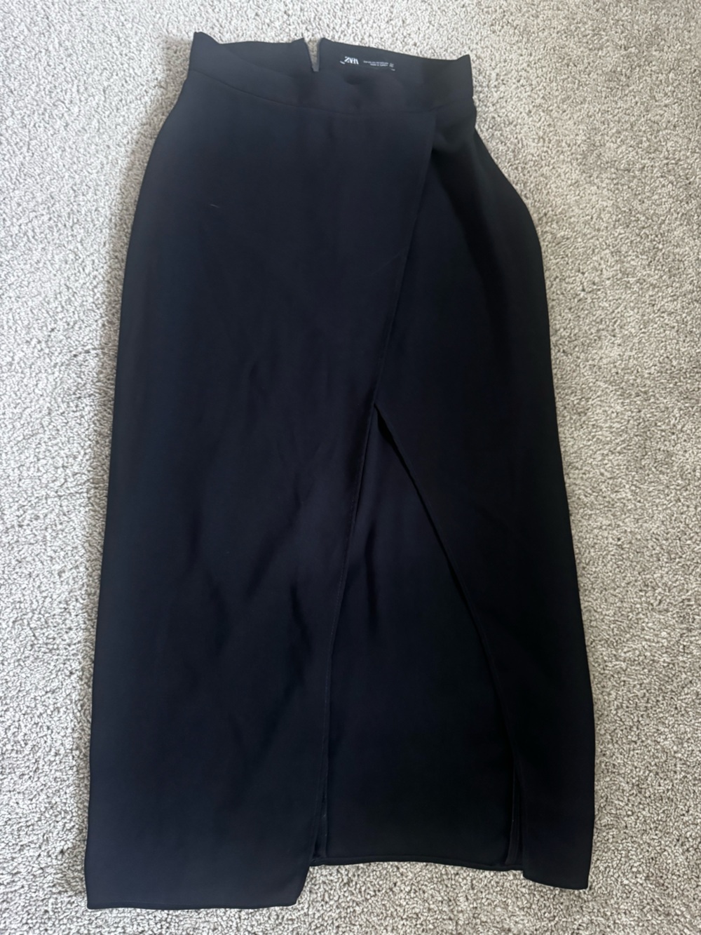 Zara Black Midi skirt with slit